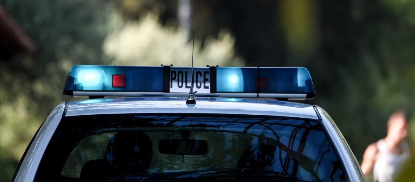 Αιματηρή συμπλοκή στη Νικόπολη Θεσσαλονίκης - Ο δράστης απειλεί το θύμα κρατώντας όπλο (βίντεο)